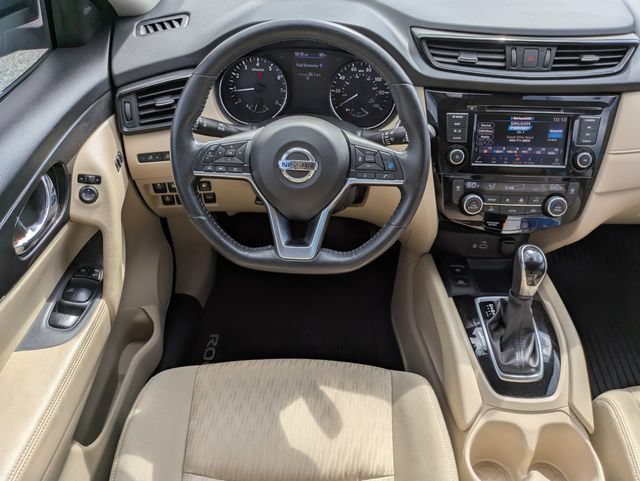 Used 2019 Nissan Rogue SV w/ Premium Package FWD image 16