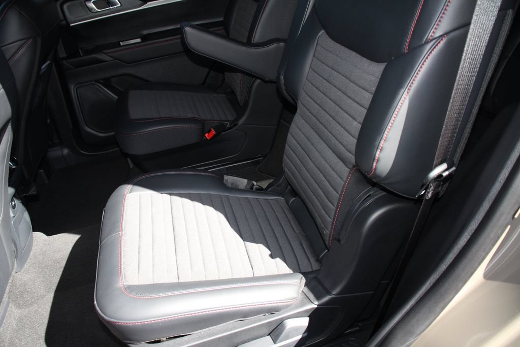 Certified 2026 Ford Explorer ST-Line w/ ST-Line Street Pack RWD image 20