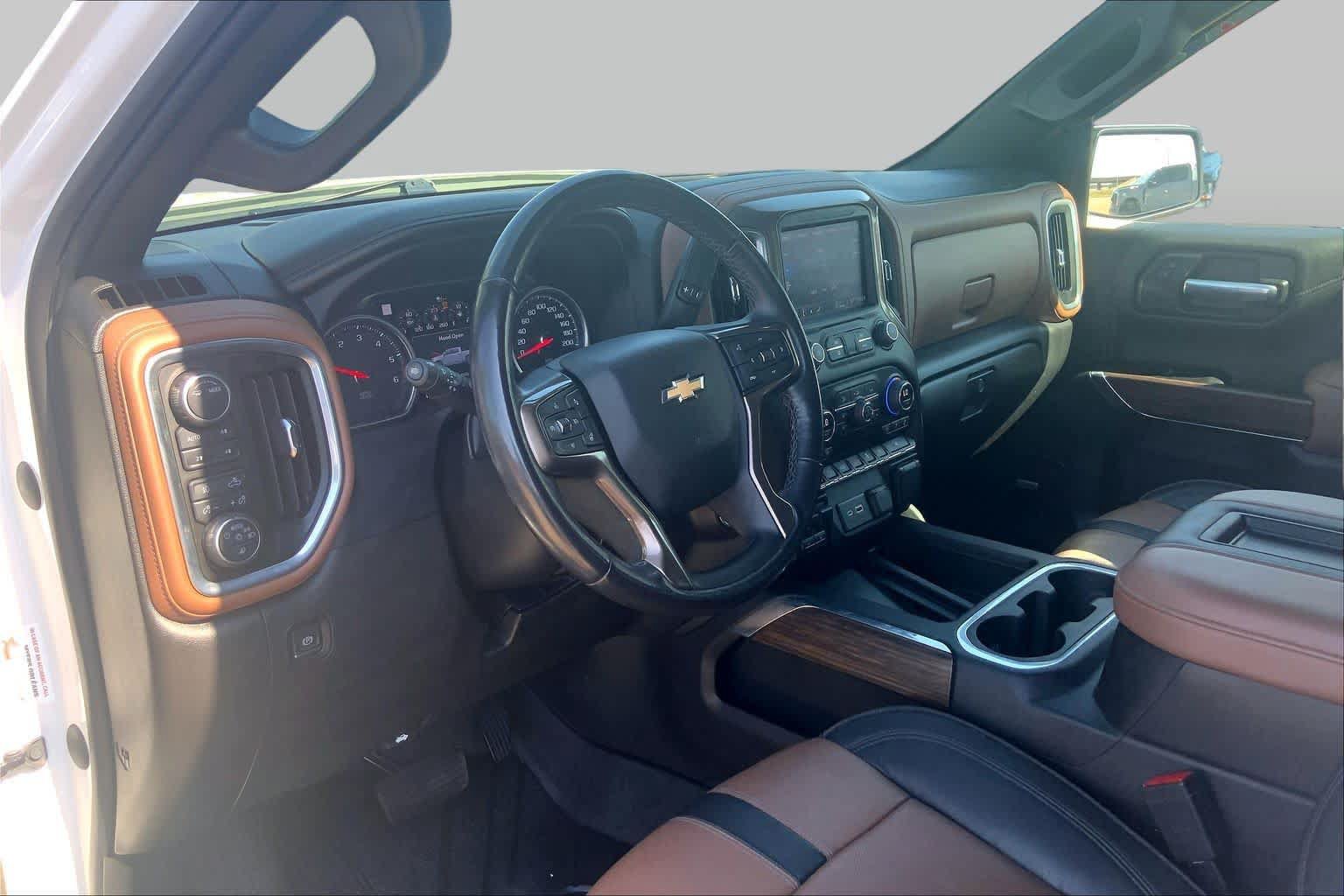Used 2022 Chevrolet Silverado 1500 High Country w/ LPO, Dark Essentials Package AWD/4WD image 18