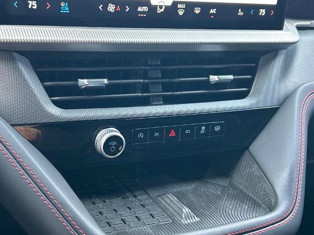 Certified 2025 Ford Explorer ST RWD image 33