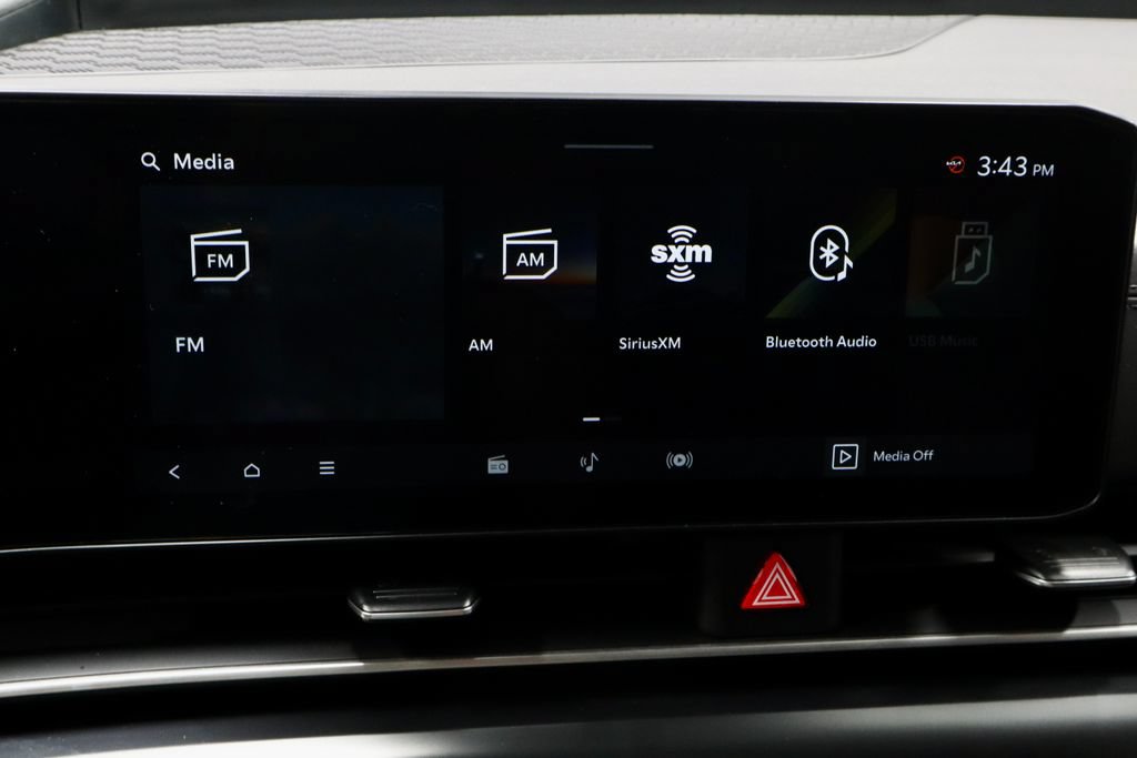Used 2025 Kia Carnival FWD image 4