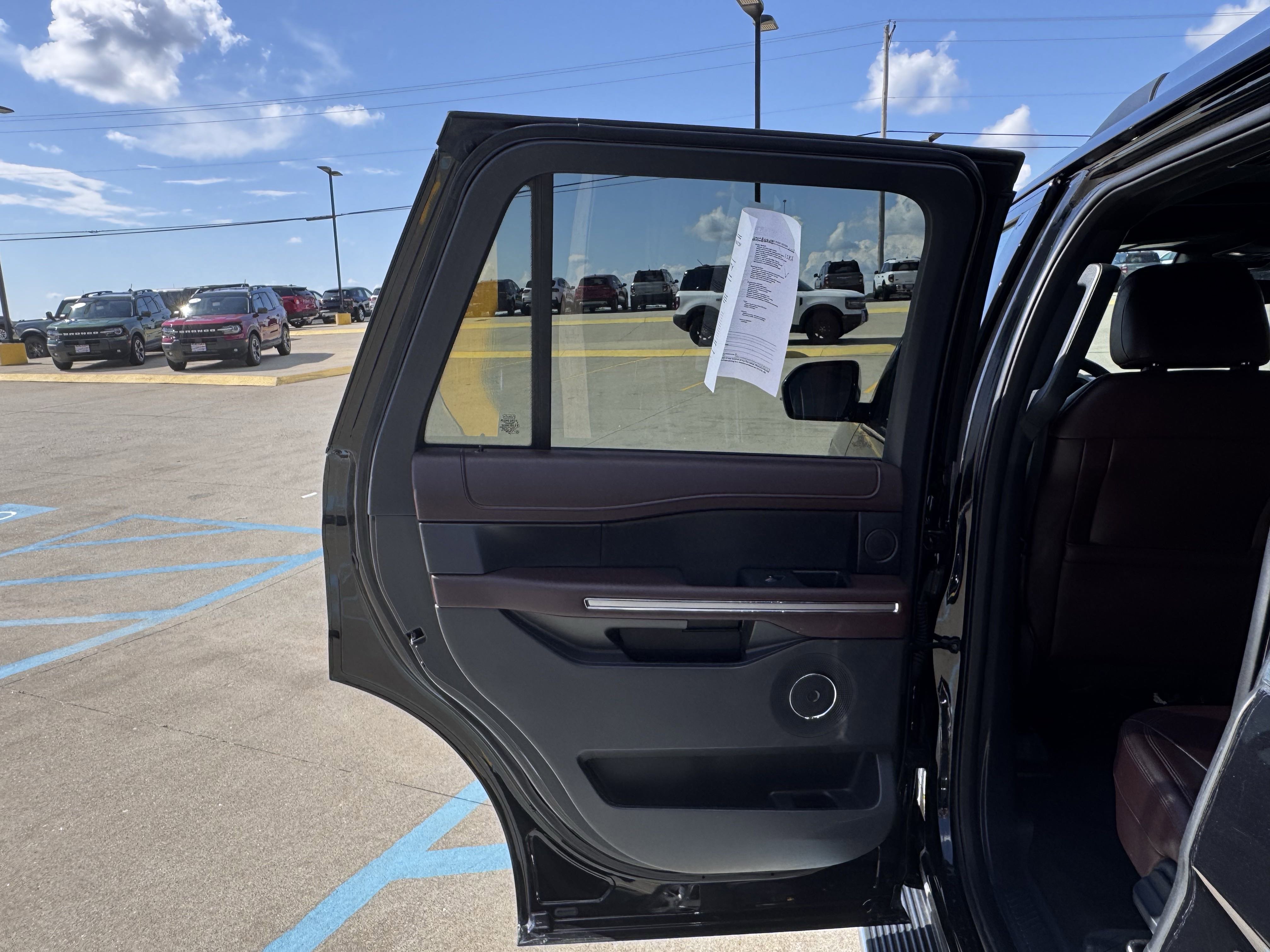 Certified 2023 Ford Expedition Limited image 30