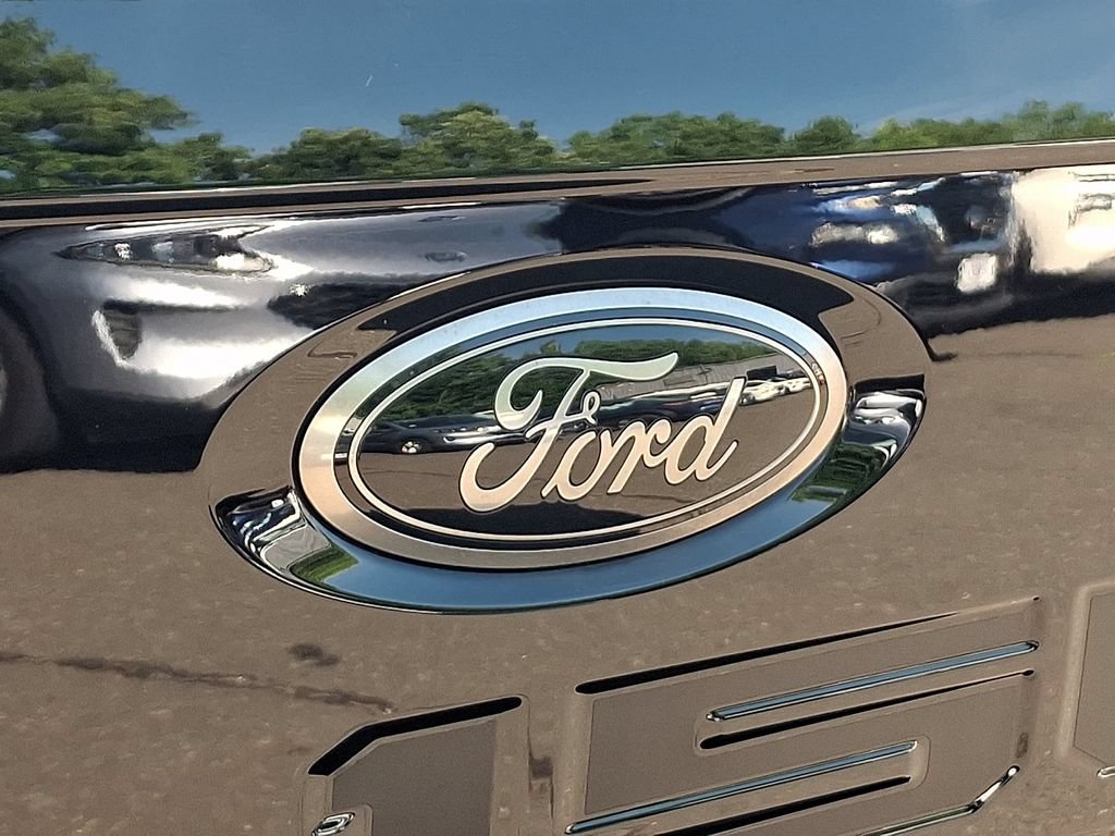 Certified 2023 Ford F150 Lariat w/ Equipment Group 502A High AWD/4WD image 31