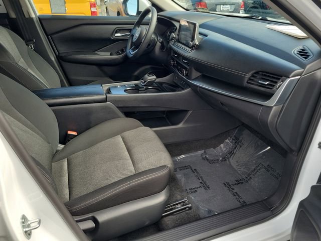 Used 2024 Nissan Rogue SV image 15