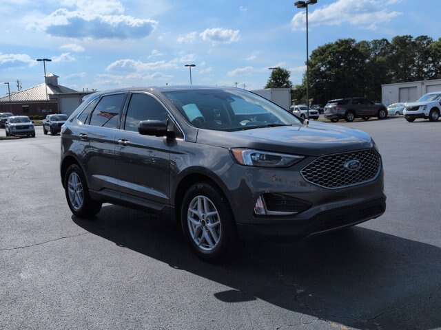 Certified 2023 Ford Edge SEL w/ Convenience Package AWD/4WD image 2