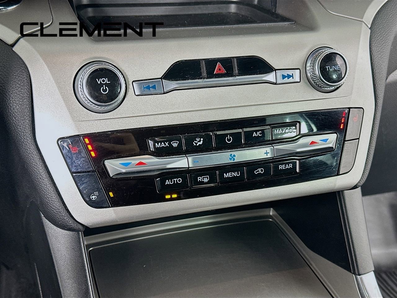 Certified 2022 Ford Explorer XLT w/ Equipment Group 202A image 22