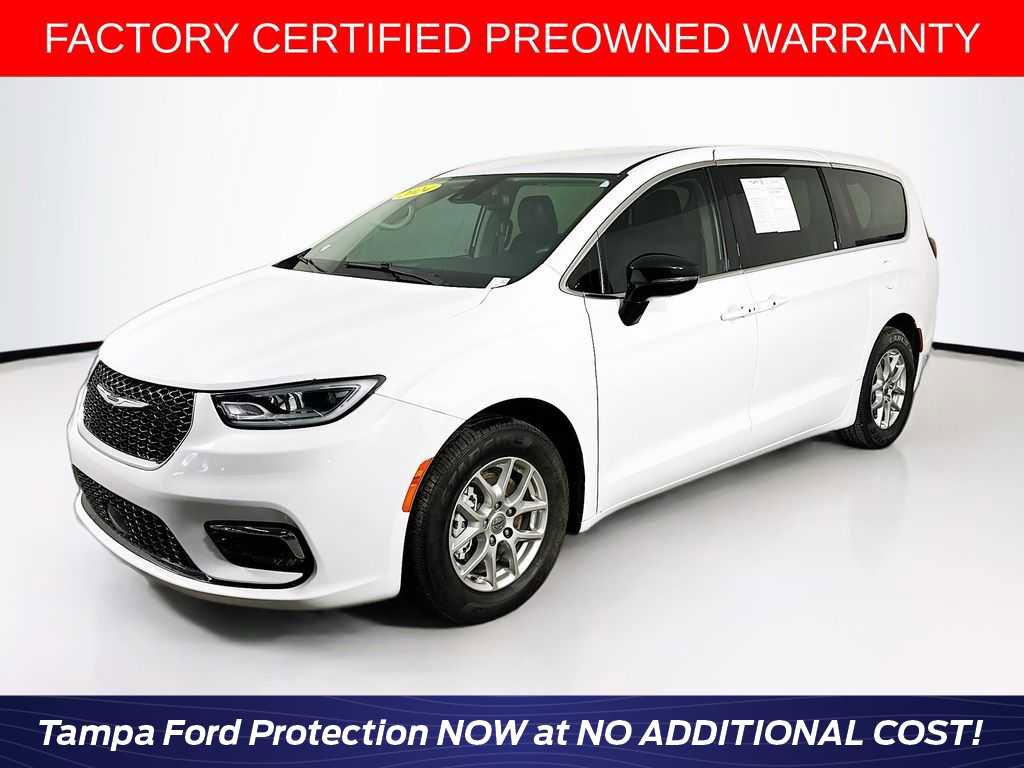 Used 2024 Chrysler Pacifica Touring-L