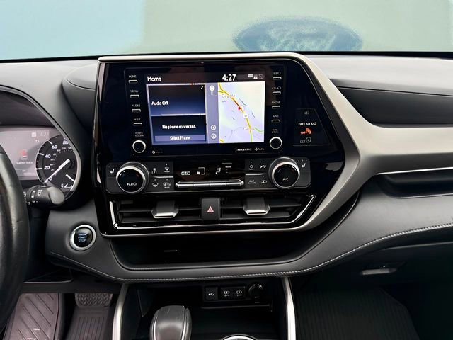 Used 2020 Toyota Highlander XLE image 28