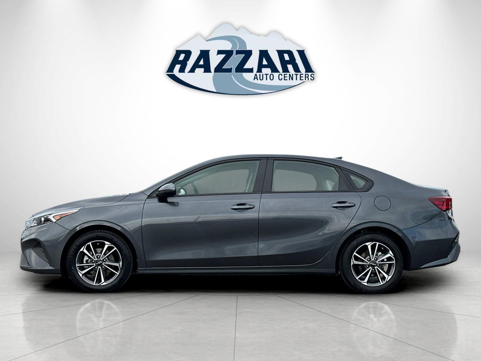 Used 2023 Kia Forte LXS image 2