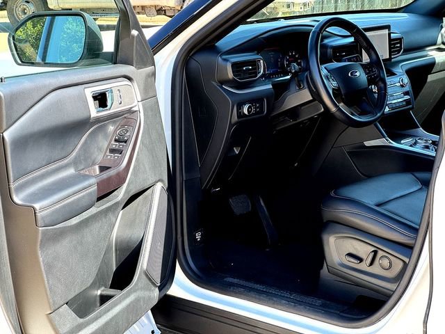 Certified 2020 Ford Explorer XLT w/ Equipment Group 202A image 8