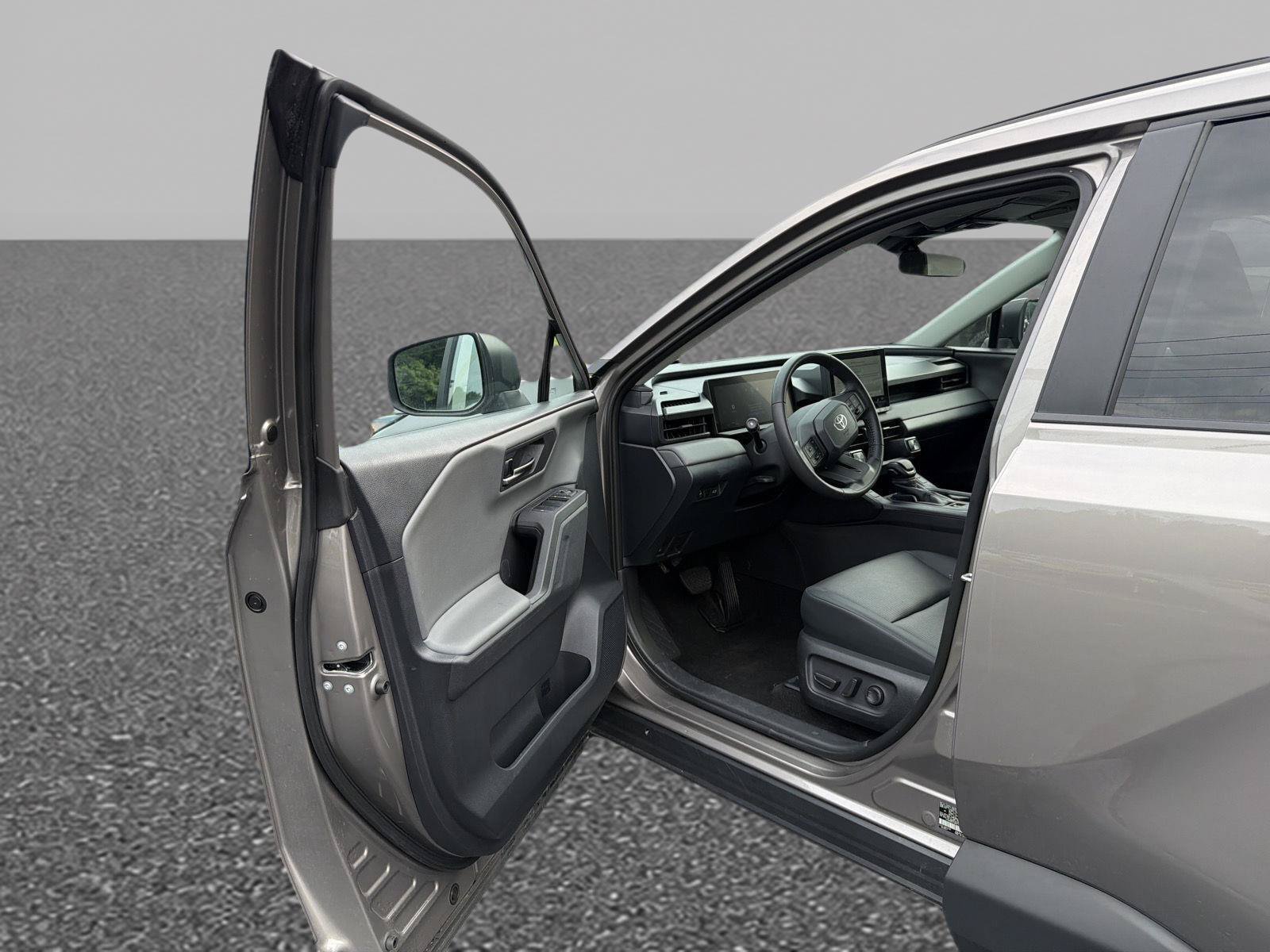 Used 2026 Toyota RAV4 XLE Premium FWD image 12
