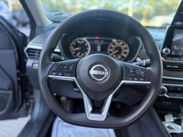 Used 2025 Nissan Altima 2.5 SV FWD image 15