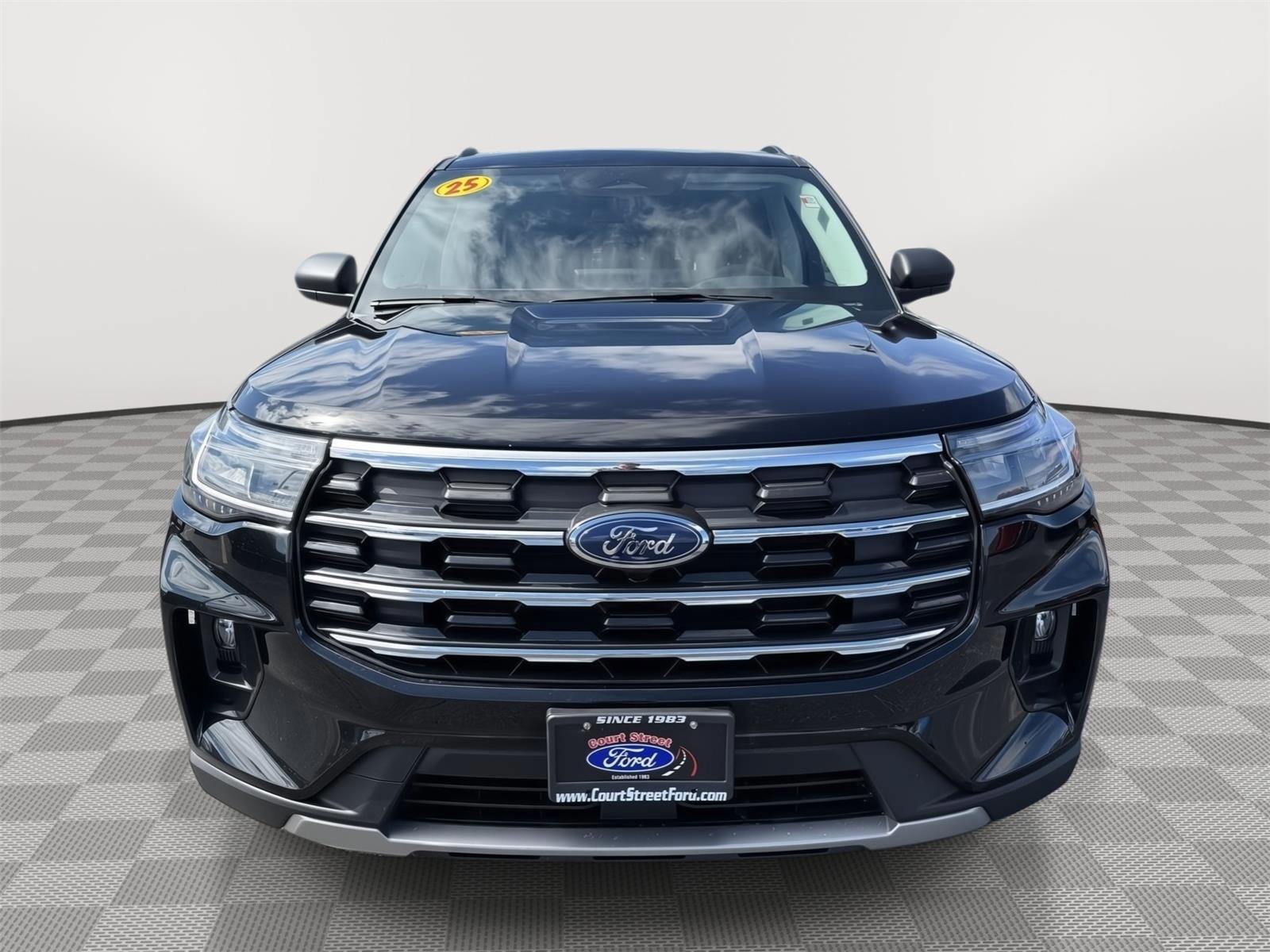 Certified 2025 Ford Explorer Active w/ Active Comfort Package image 8