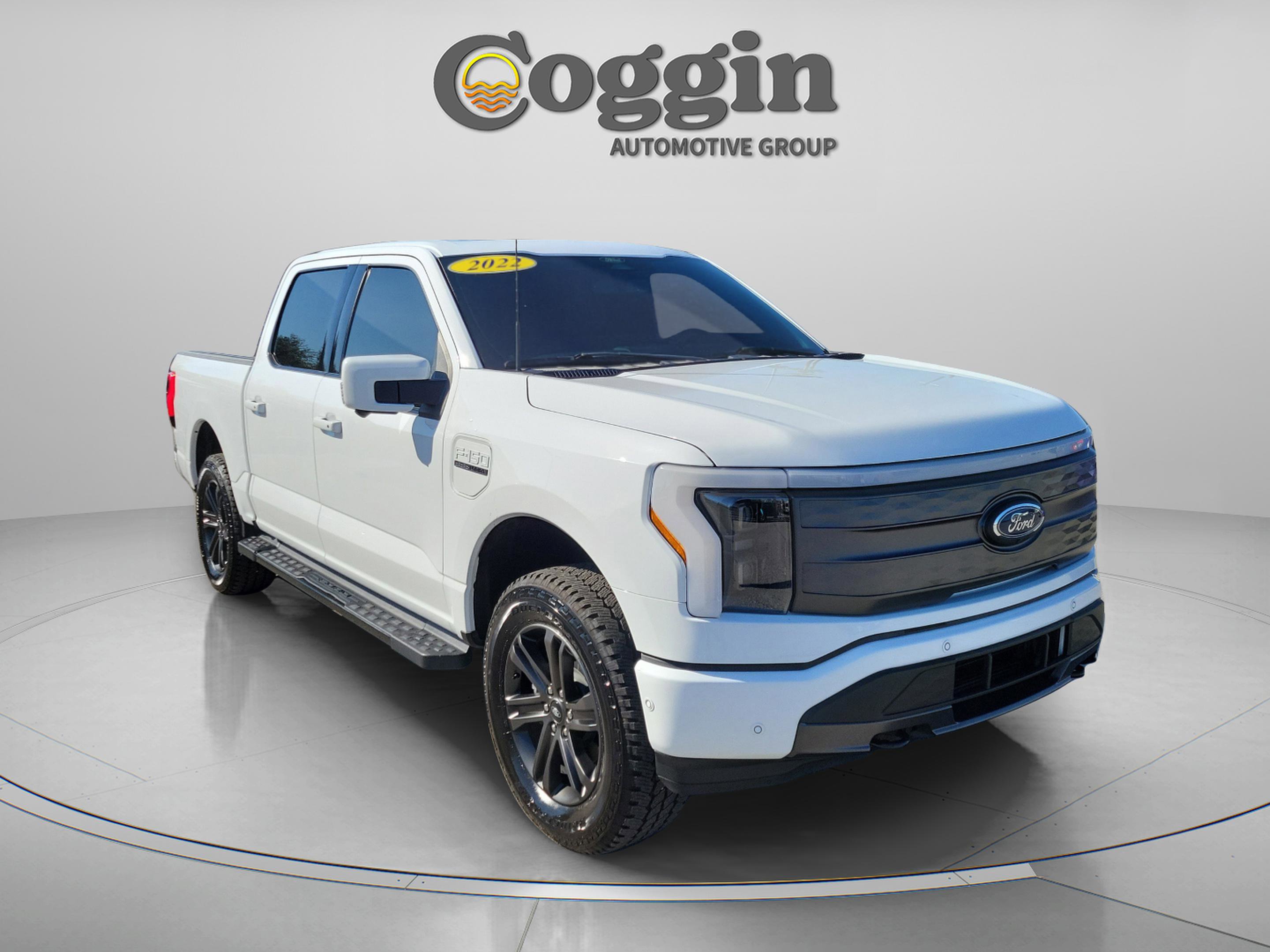 Certified 2022 Ford F150 Lightning Lariat w/ Equipment Group 511A High image 4