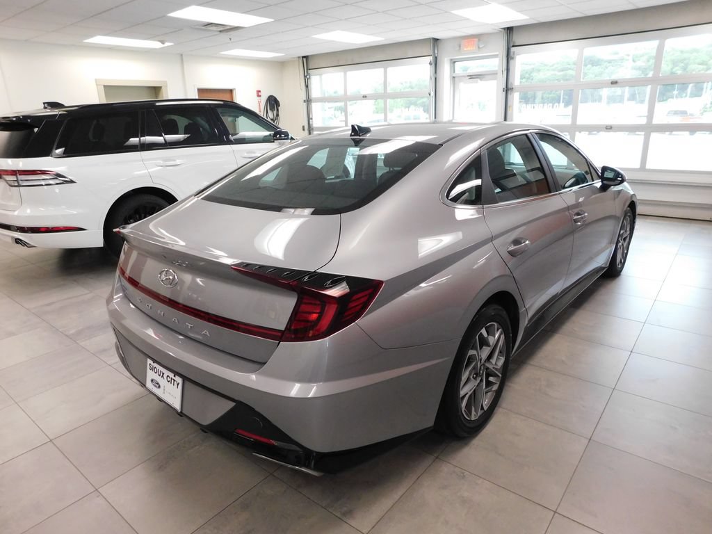 Used 2023 Hyundai Sonata SEL FWD image 4