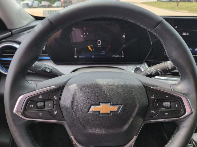 Used 2025 Chevrolet Trax LT w/ LT Convenience Package image 32