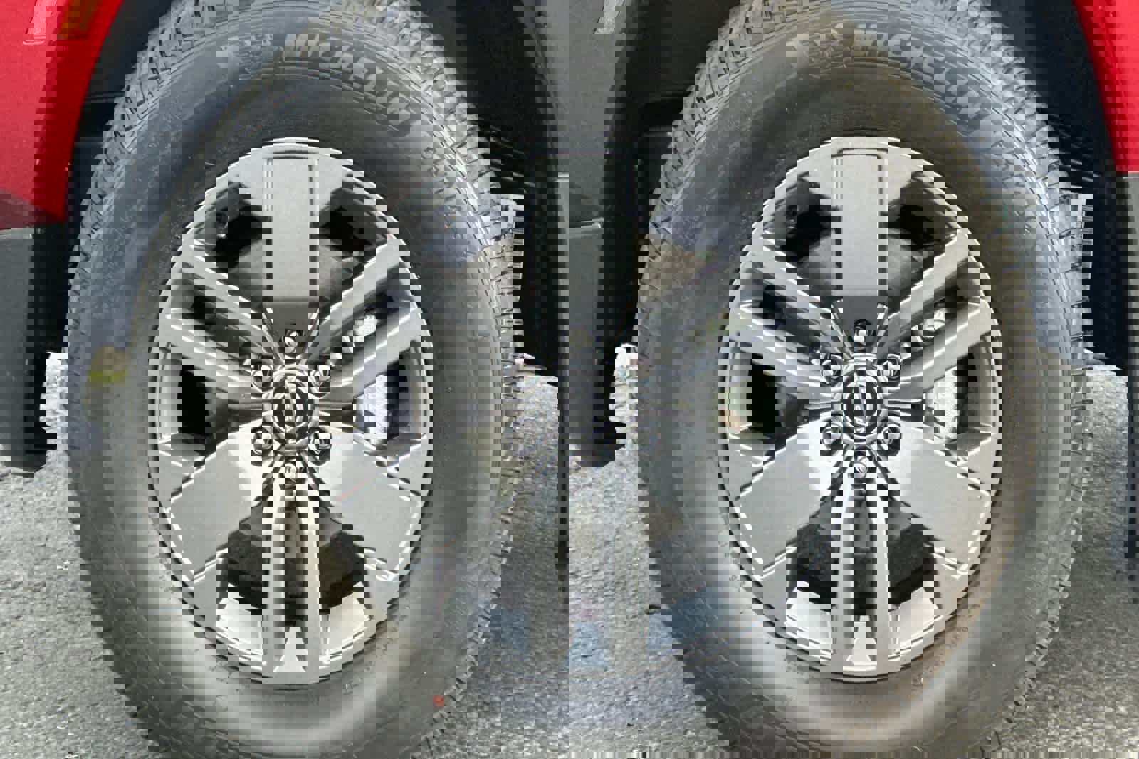 Used 2025 Nissan Frontier SV w/ SV Convenience Package image 25