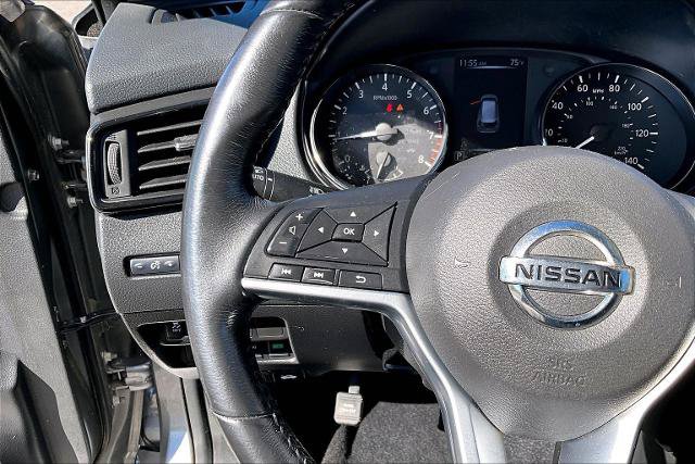 Used 2017 Nissan Rogue SV FWD image 18