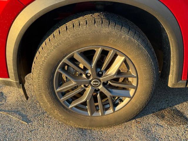 Used 2023 Nissan Rogue S FWD video 3