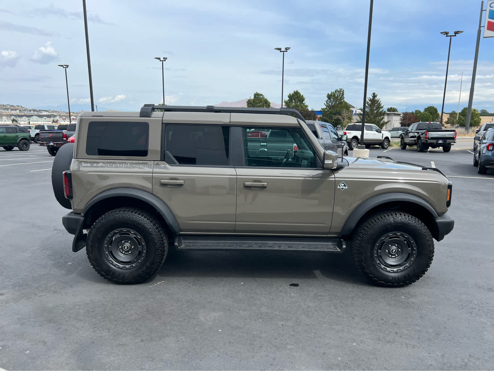 Certified 2025 Ford Bronco Outer Banks w/ Sasquatch Package AWD/4WD image 6