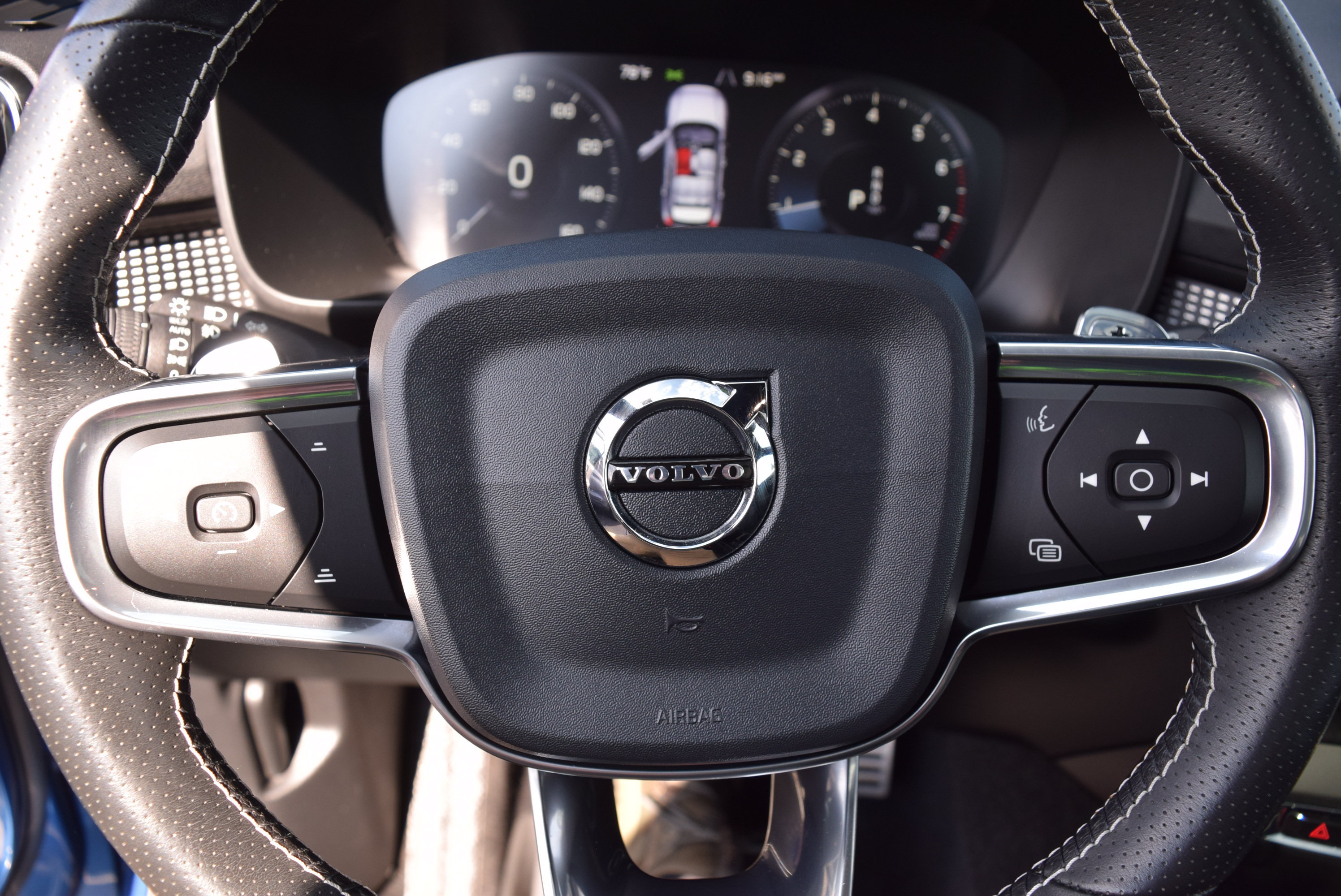 Used 2019 Volvo XC40 T5 R-Design AWD/4WD image 12
