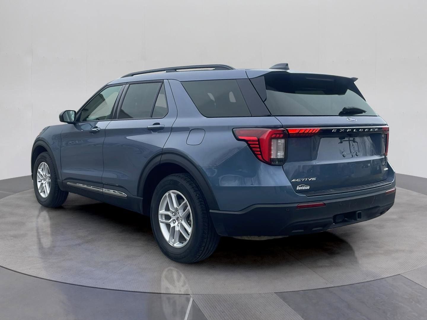 Certified 2025 Ford Explorer Active AWD/4WD image 3