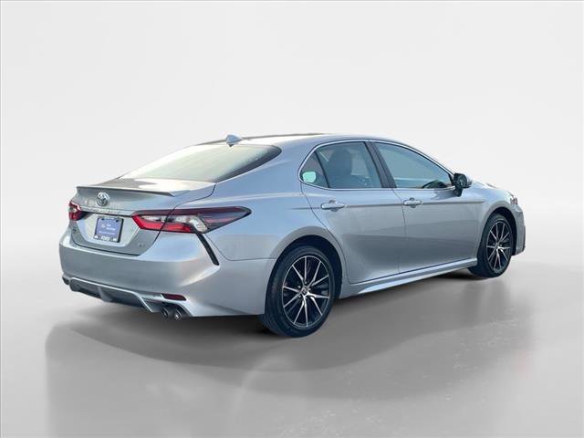 Used 2024 Toyota Camry SE image 6