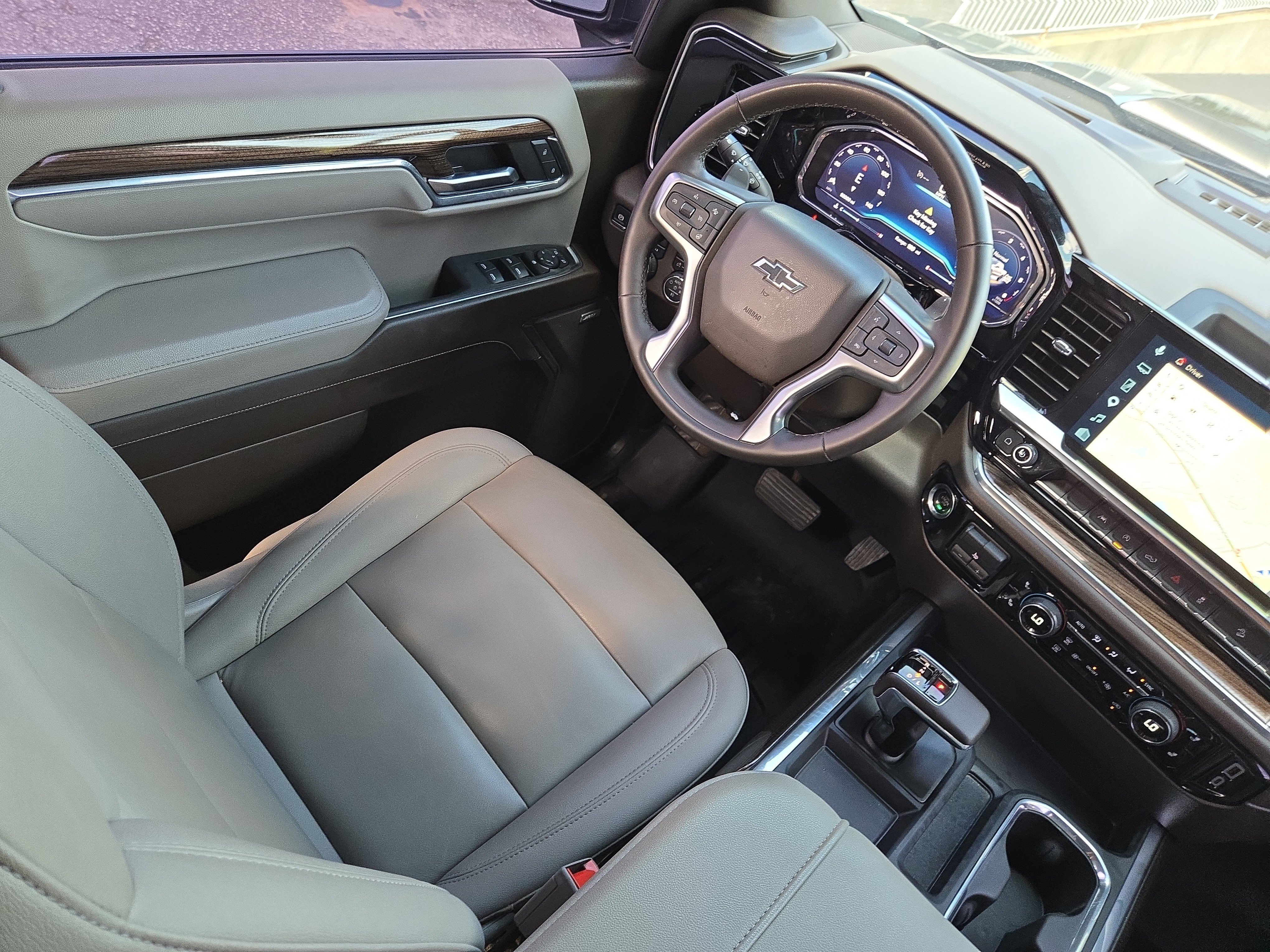 Used 2024 Chevrolet Silverado 1500 LT Trail Boss w/ Convenience Package II AWD/4WD image 18