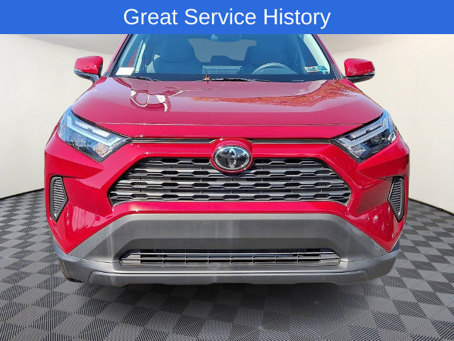 Used 2025 Toyota RAV4 XLE AWD/4WD image 2