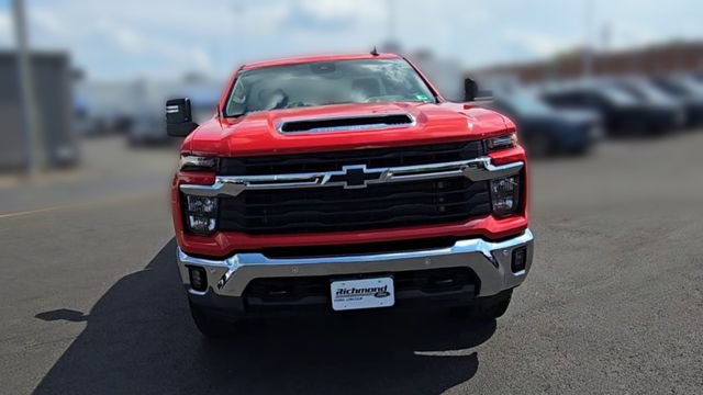 Used 2025 Chevrolet Silverado 2500 LT AWD/4WD image 4