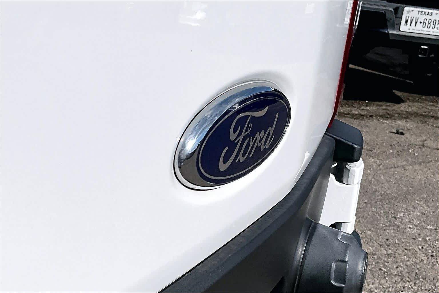 Certified 2022 Ford E-Transit Medium Roof RWD image 30