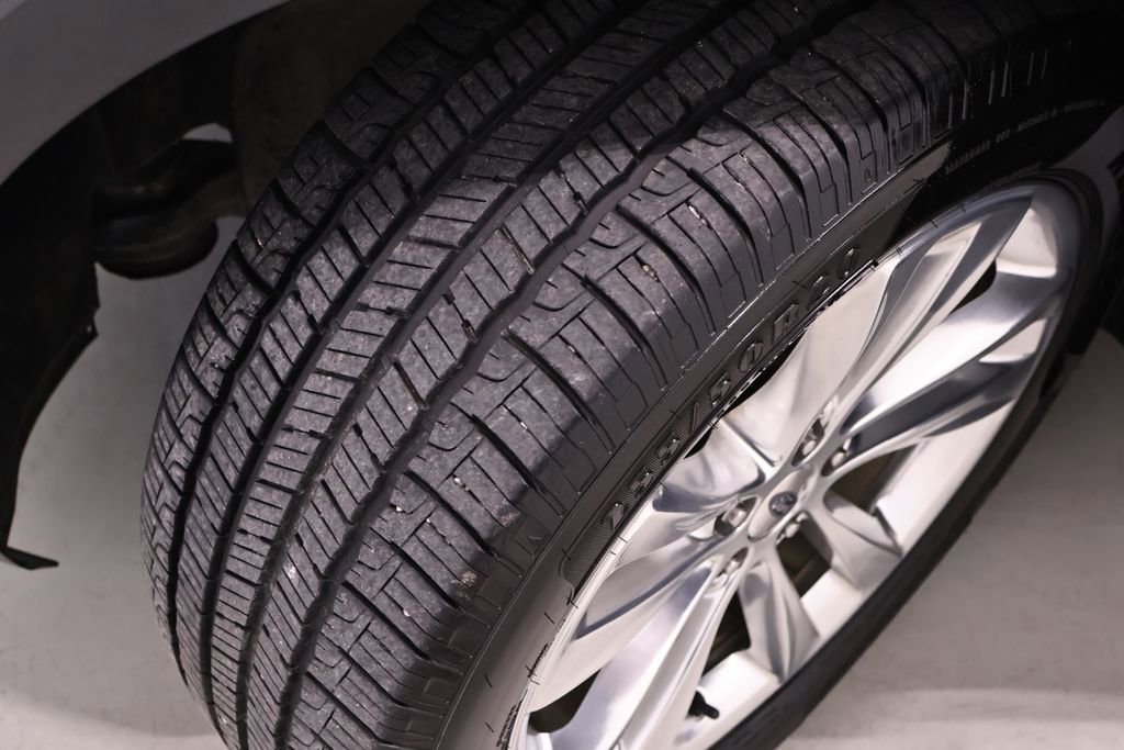 Certified 2018 Ford Explorer XLT w/ Equipment Group 202A image 47