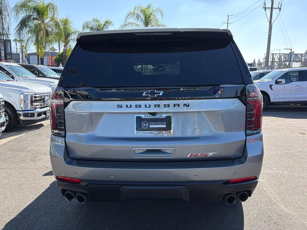 Used 2026 Chevrolet Suburban RST RWD image 11