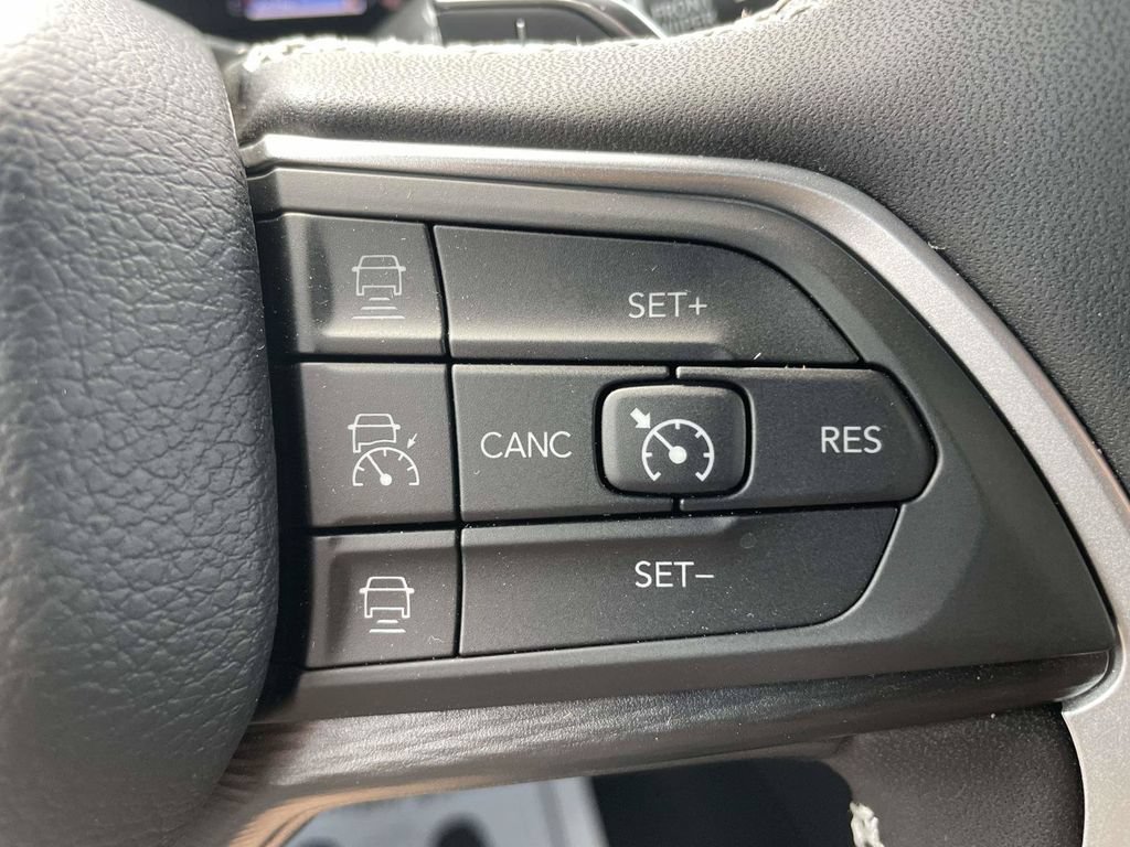 Used 2024 Jeep Grand Cherokee L Altitude RWD image 25