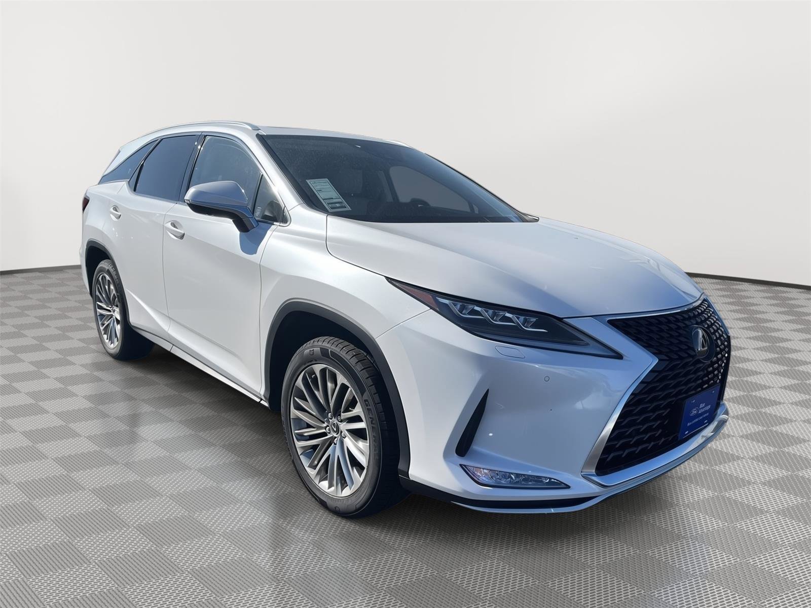Used 2022 Lexus RX 350L Luxury image 3