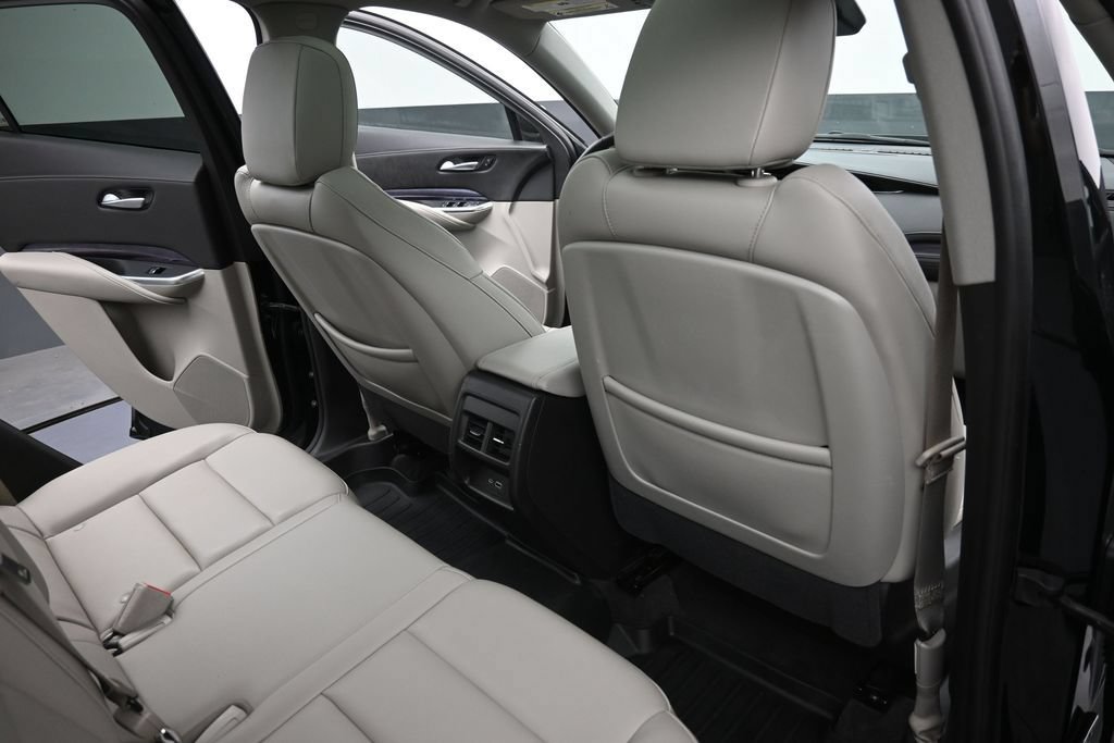 Used 2023 Cadillac XT4 Luxury w/ Driver Awareness Package FWD image 12