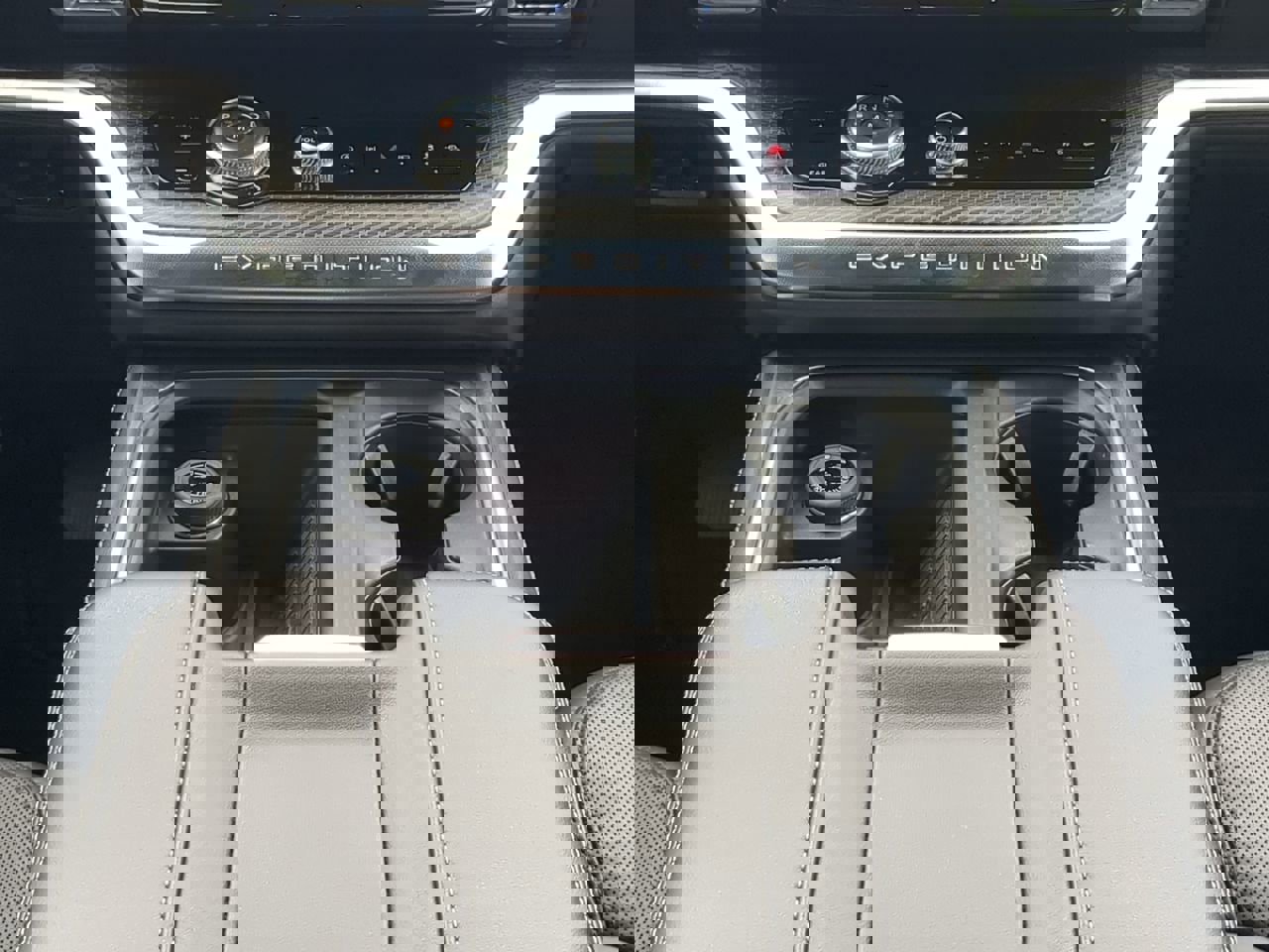 Certified 2025 Ford Expedition Max Platinum w/ Stealth Appearance Package image 17