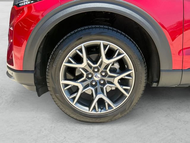 Certified 2025 Ford Explorer Platinum w/ Ultimate Package AWD/4WD image 24