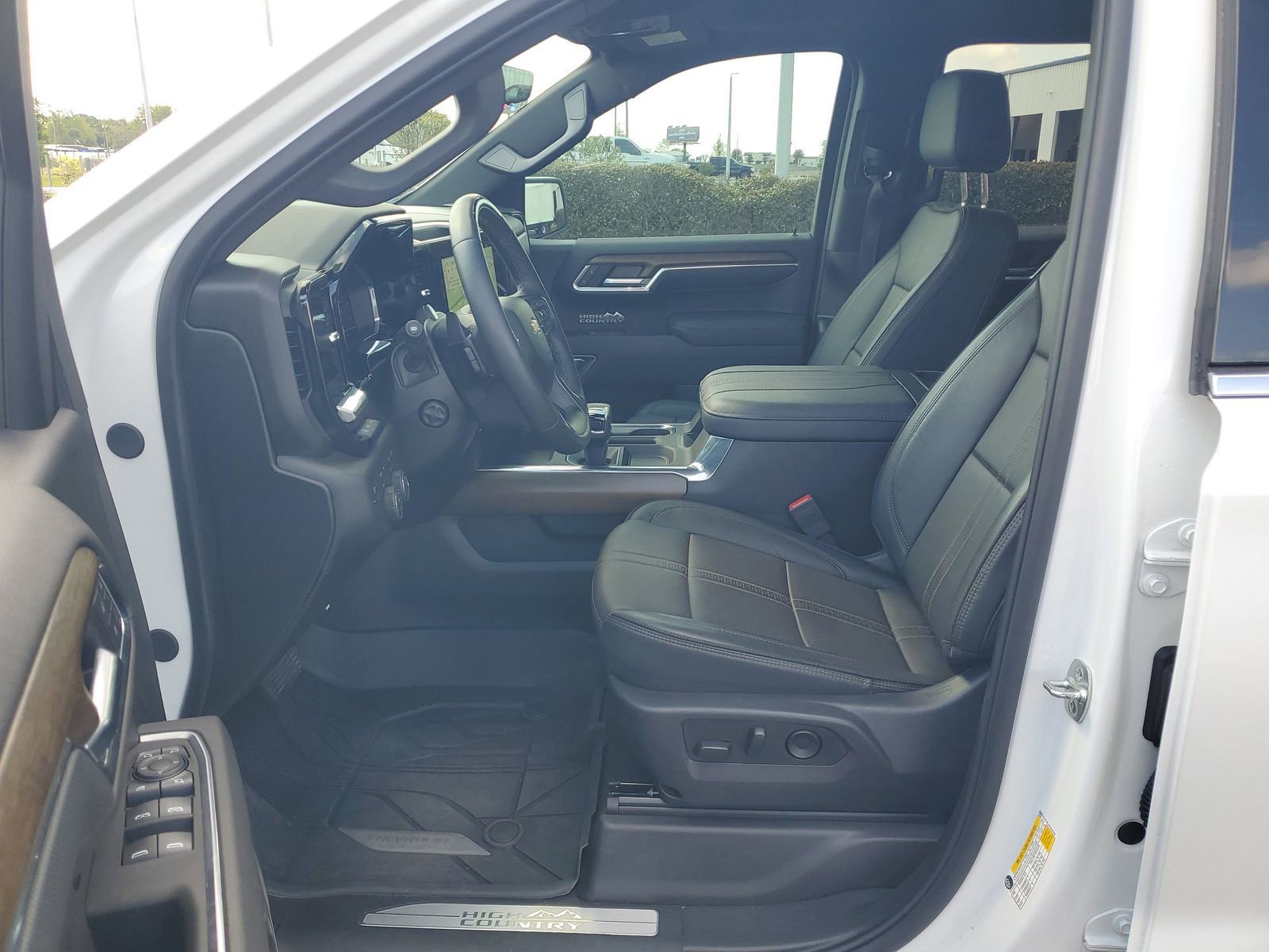 Used 2025 Chevrolet Silverado 1500 High Country image 16