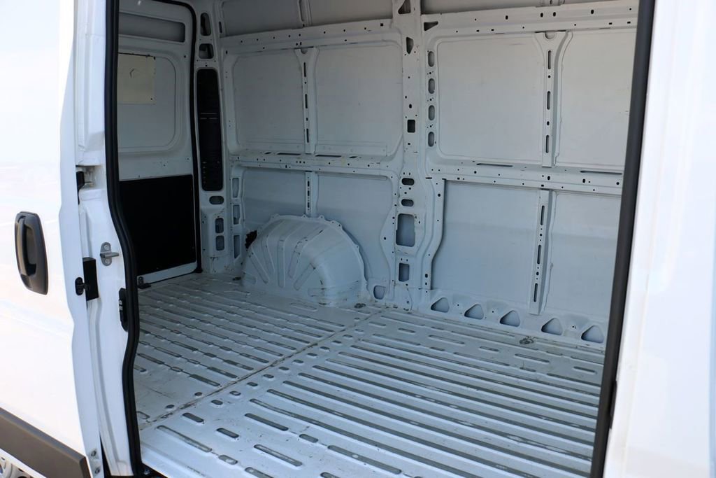 Used 2024 RAM ProMaster 2500 w/ Convenience Group FWD image 19