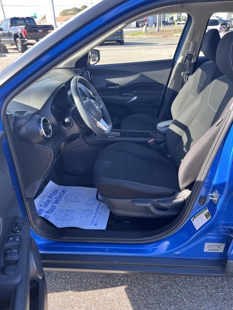 Used 2022 Nissan Kicks SV image 16