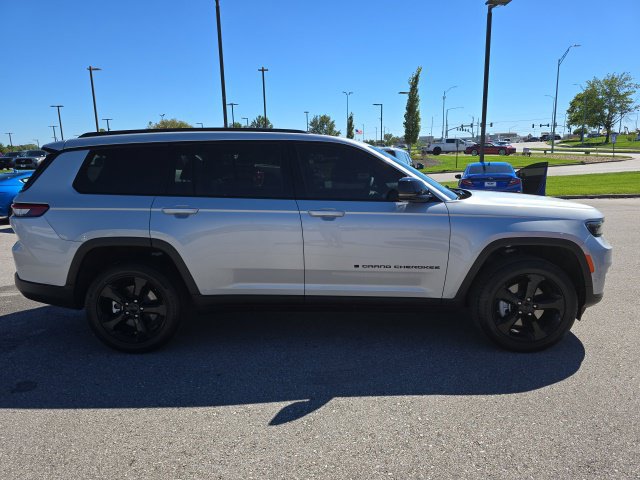 Used 2024 Jeep Grand Cherokee L Limited w/ Luxury Tech Group II AWD/4WD image 6