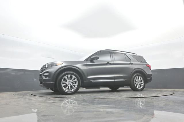 Certified 2020 Ford Explorer XLT w/ Equipment Group 202A AWD/4WD image 35