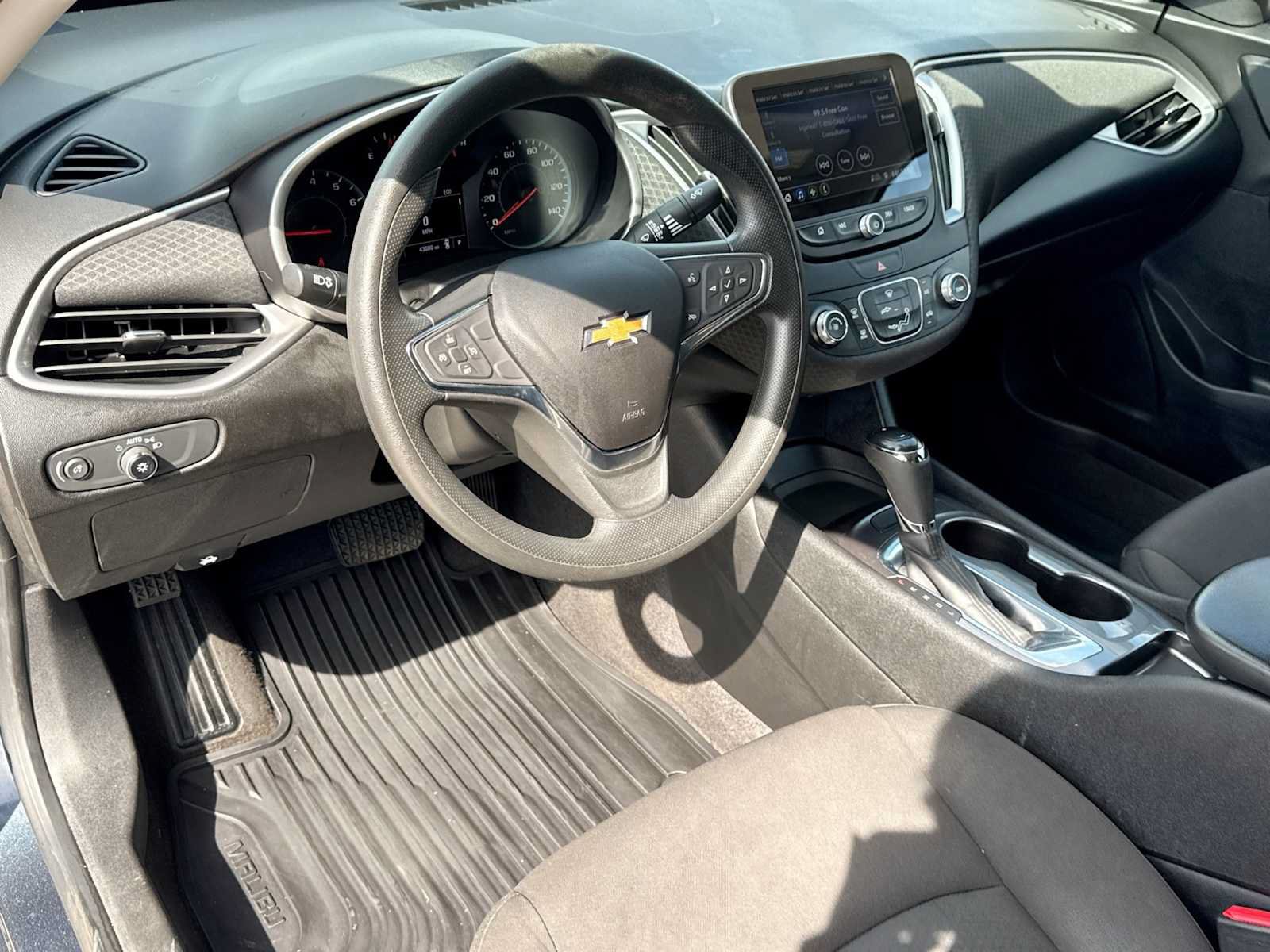 Used 2019 Chevrolet Malibu LS w/ LPO, Convenience Package 1 FWD image 2