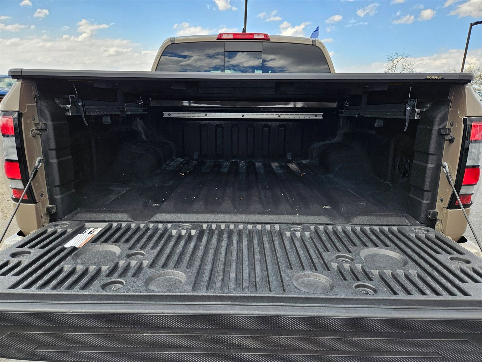 Used 2024 Nissan Frontier Pro-X w/ Pro Convenience Package image 7