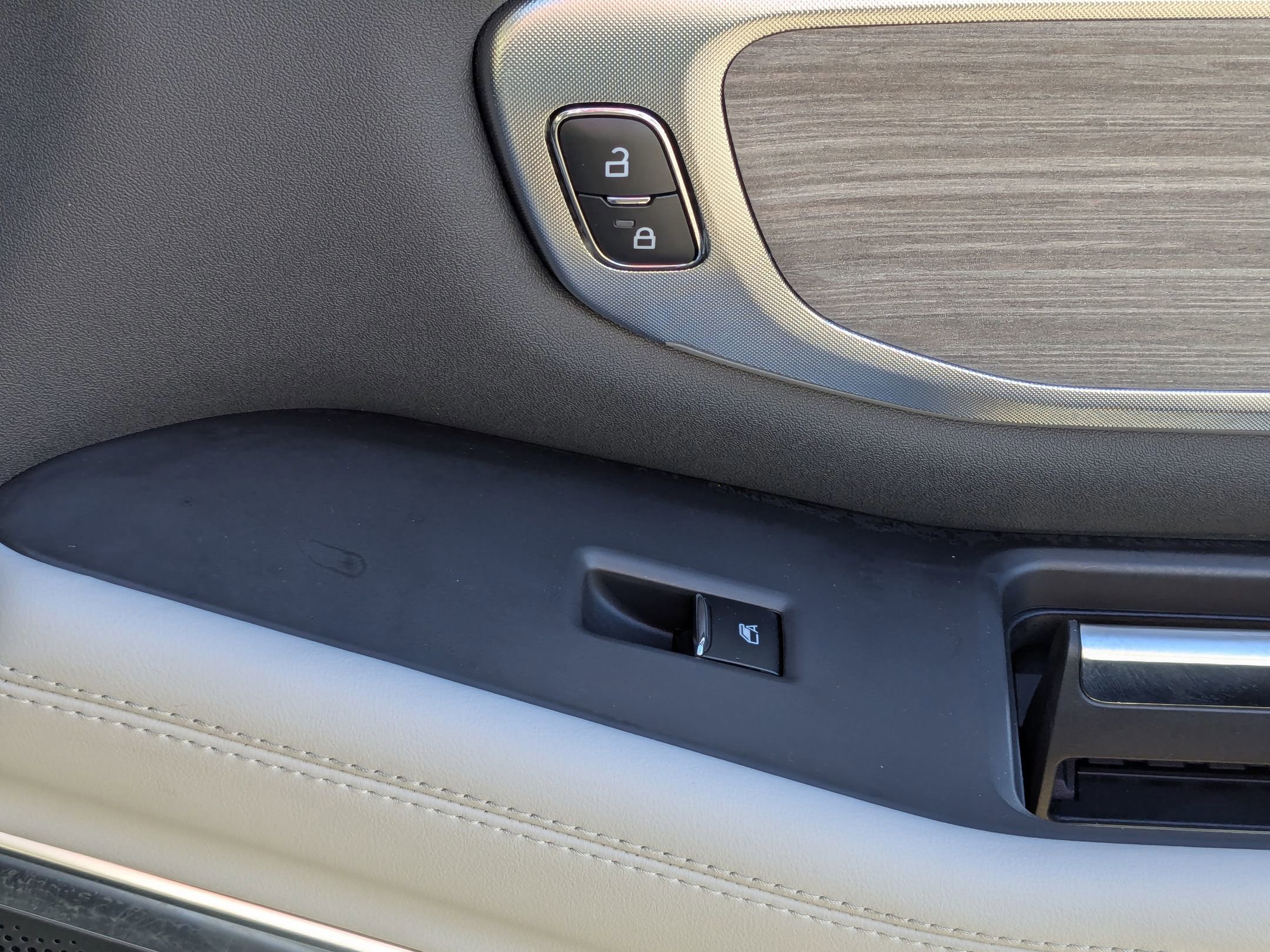 Certified 2025 Ford Expedition Platinum w/ Platinum Ultimate Package image 46