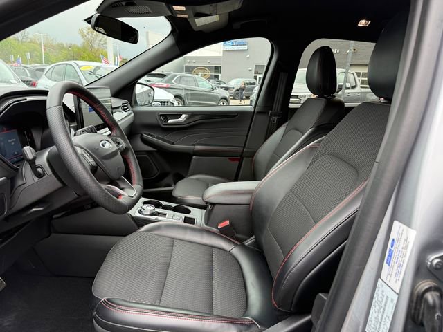 Certified 2023 Ford Escape ST-Line w/ Tech Pack #1 AWD/4WD image 6