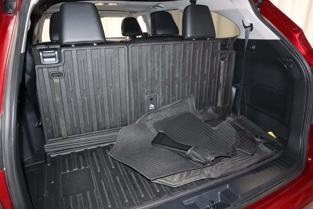 Used 2022 Toyota Highlander XLE image 17