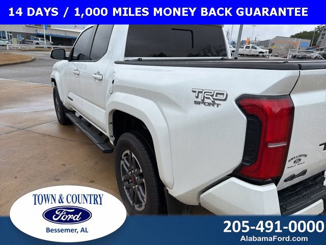 Used 2024 Toyota Tacoma TRD Sport w/ TRD Sport Upgrade Package image 4