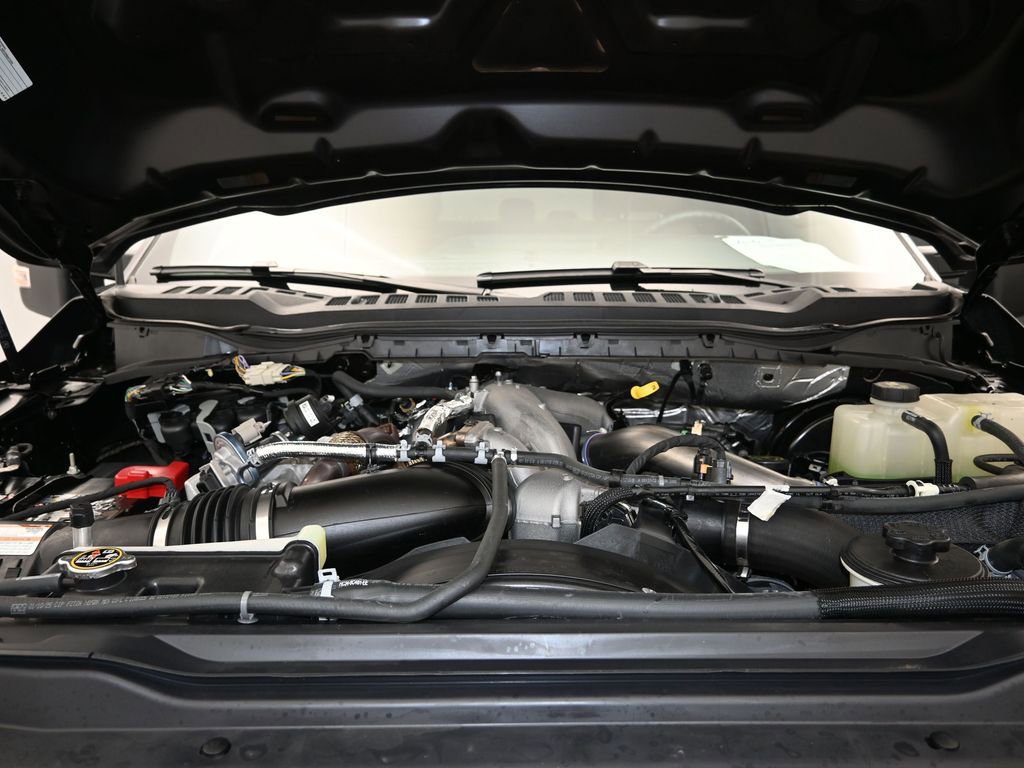 Certified 2025 Ford F250 XLT image 28